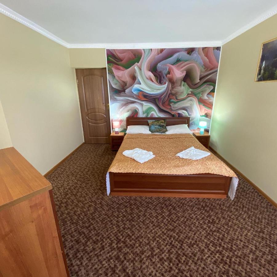 Hotel Three Korony Skhidnytsia Luaran gambar