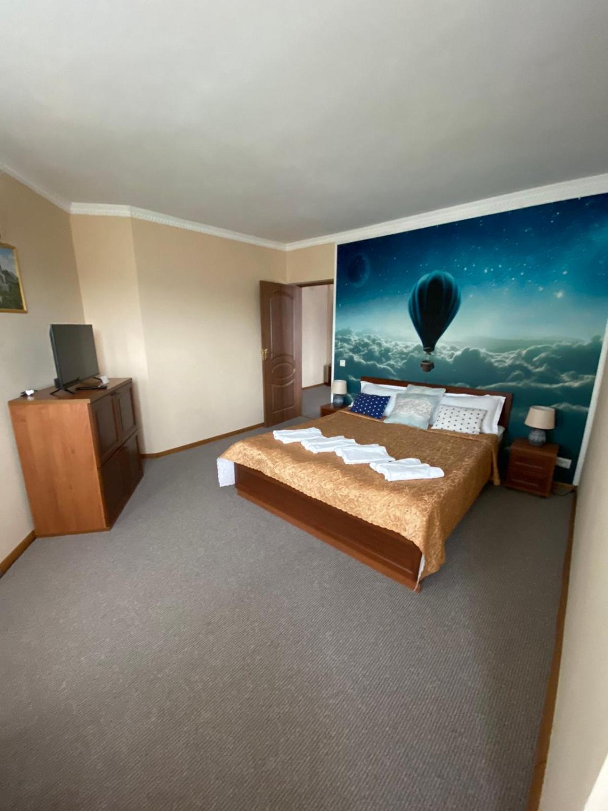 Hotel Three Korony Skhidnytsia Luaran gambar